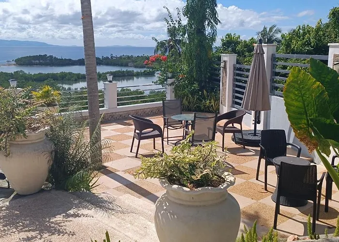 Seaview Garden Room1