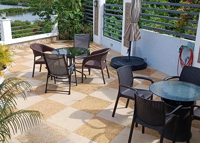 Seaview Garden Room1 Apartment *