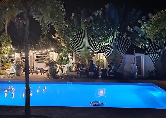 Seaview Garden Room1 Argao