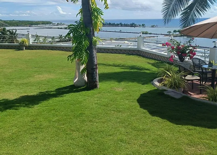 Seaview Garden Room1