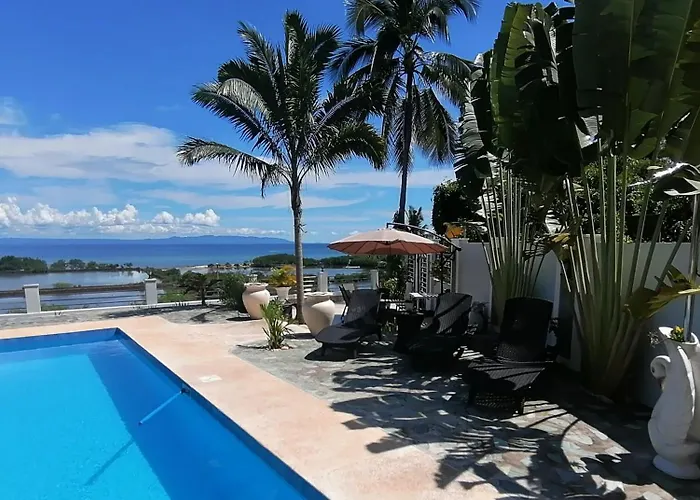 Seaview Garden Room1