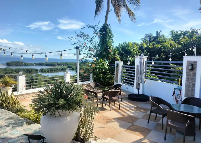 Seaview Garden Room1
