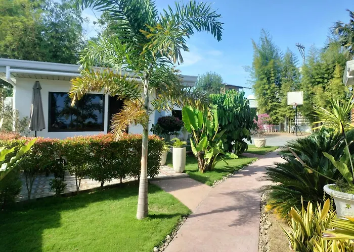 Seaview Garden Room1 * Argao